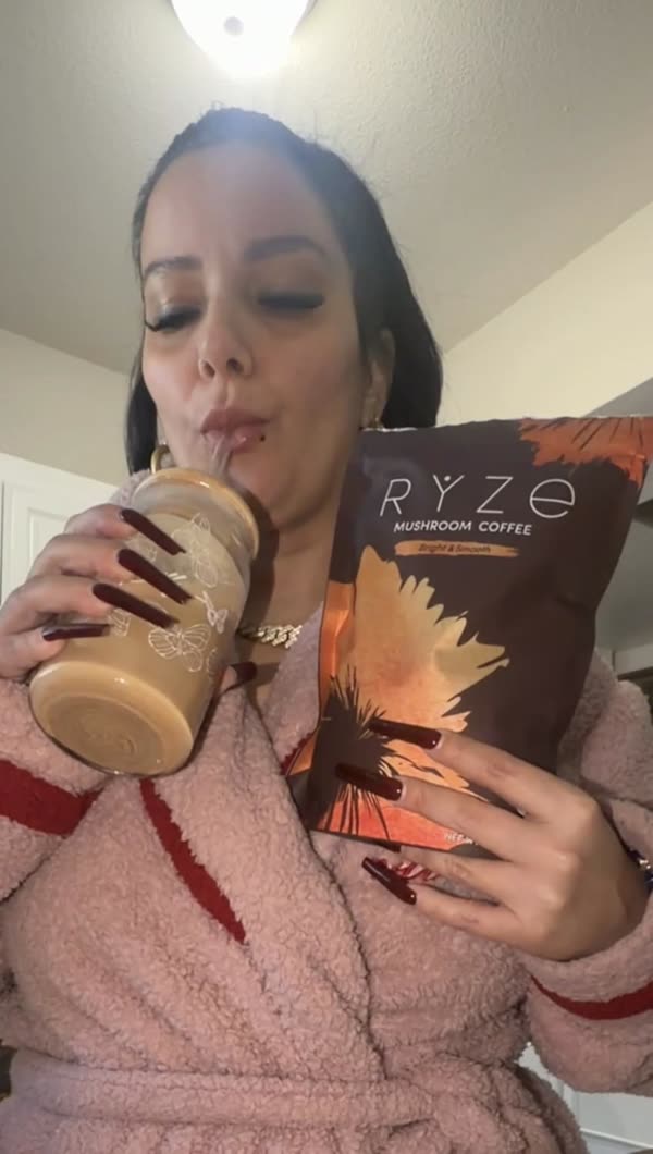 Cliente de Natural Hubb disfrutando su RYZE